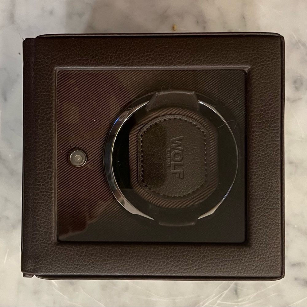 WOLF CUB SINGLE WATCH WINDER WITH COVER